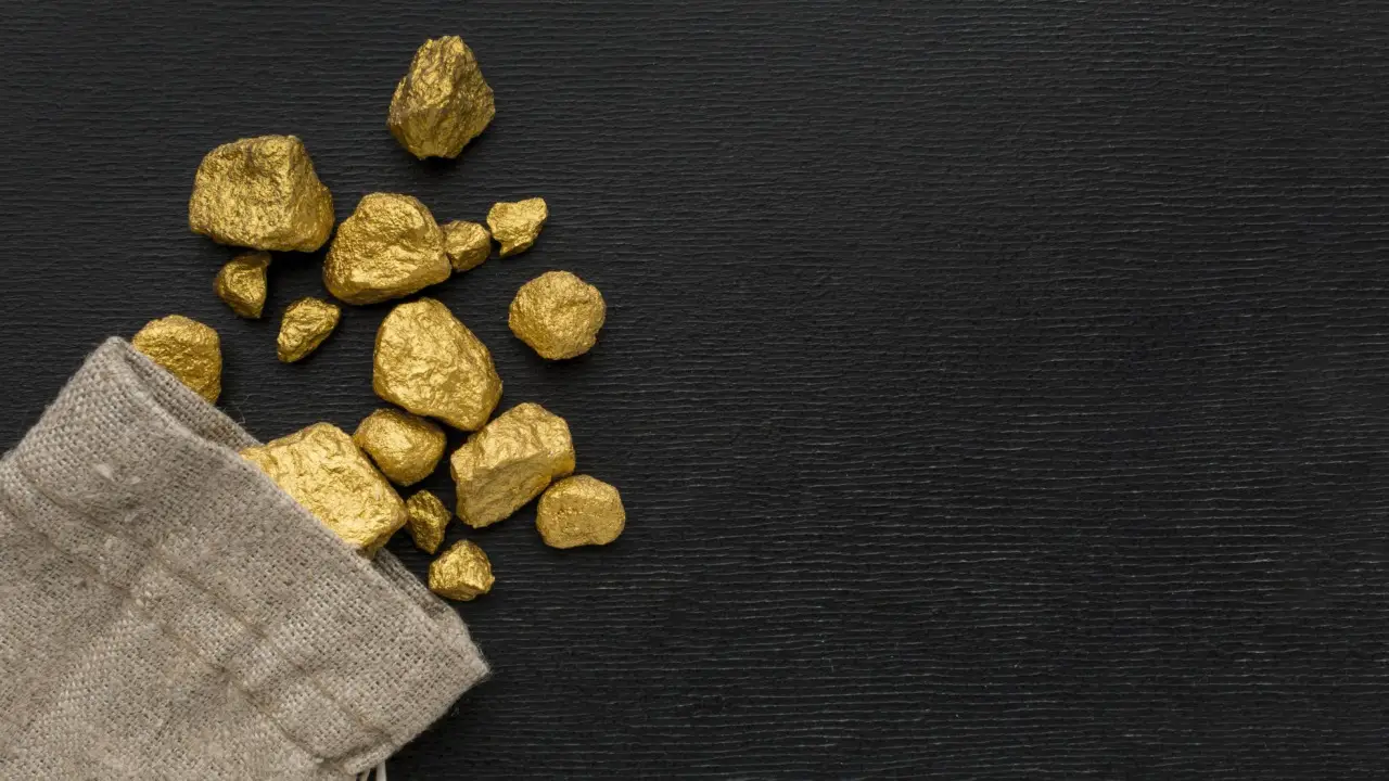 Hai trovato dell’oro in casa? Ecco quanto valgono oggi 100 grammi secondo le quotazioni reali
